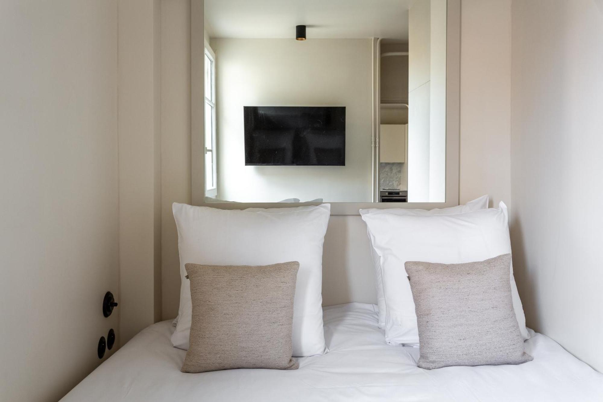 The Carla Suite Eiffel Tower View Paryż Zewnętrze zdjęcie
